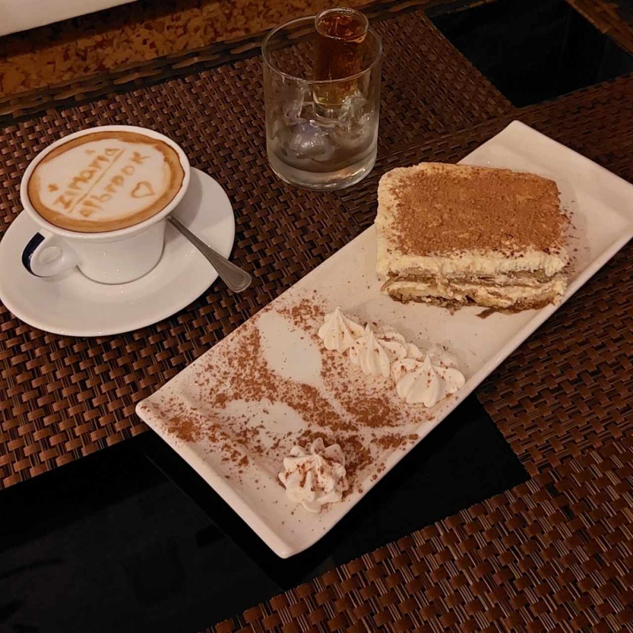 tiramisu & capuccino 