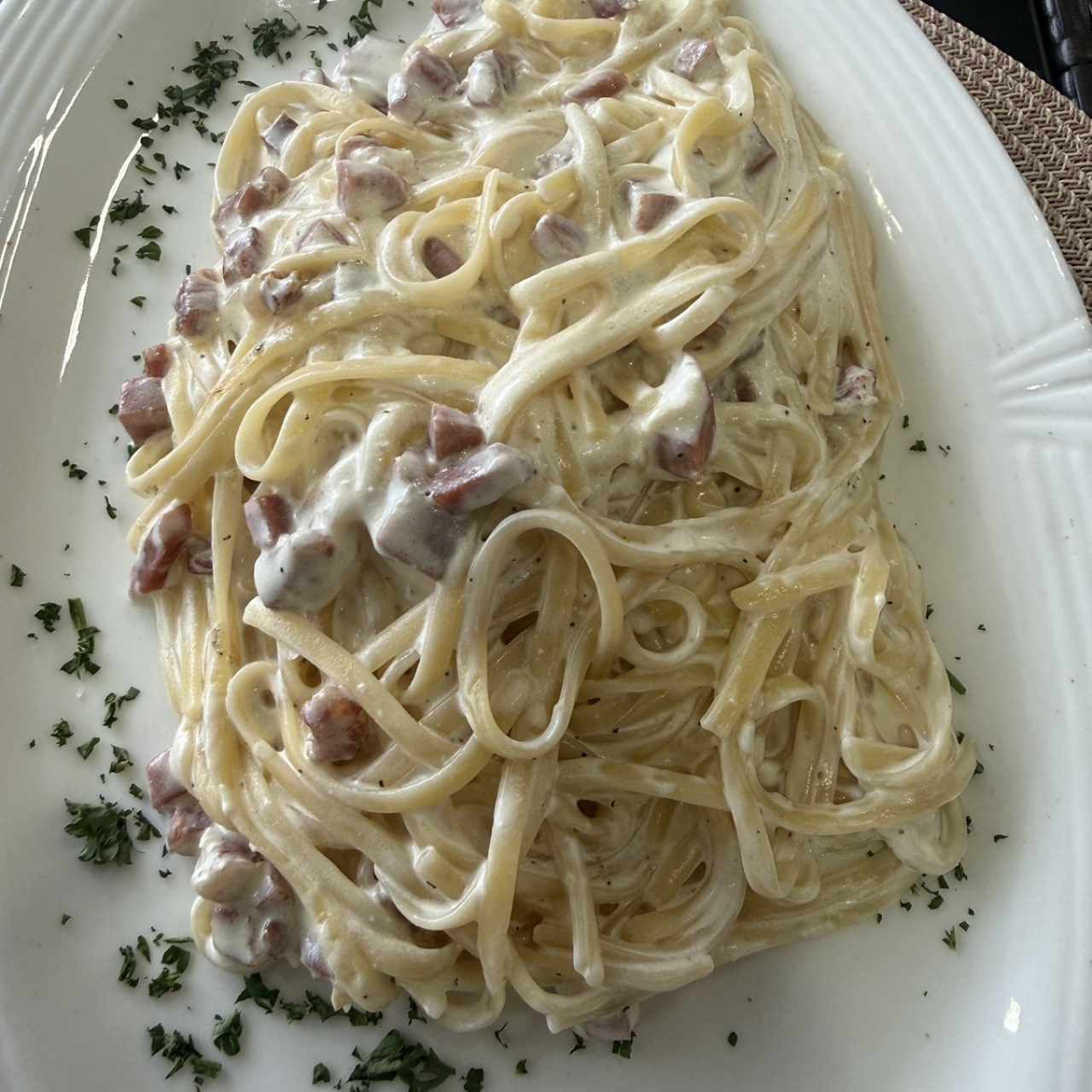 Linguini con Jamon Serrano