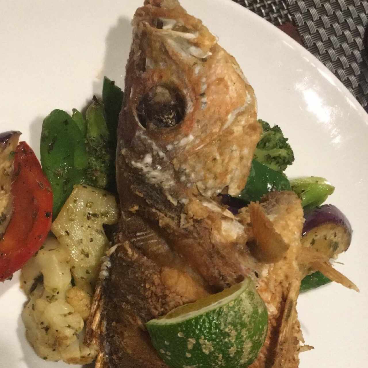 Platos Principales - Pargo frito