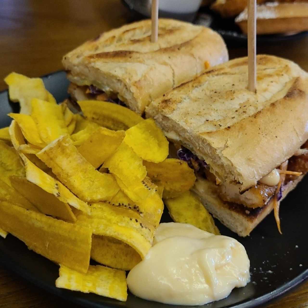 Hen Thai sandwich