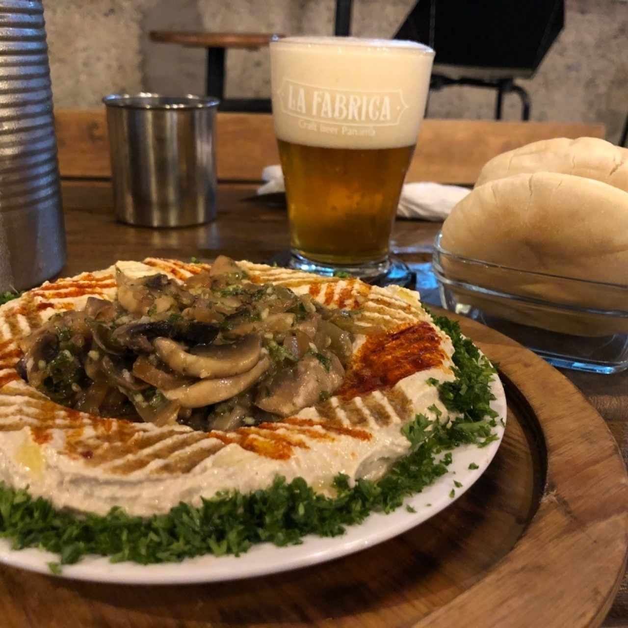 hummus  con hongos