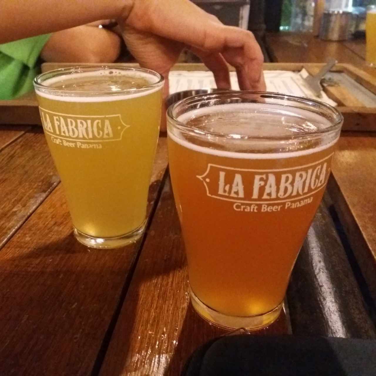 cervezas artesanales variadas