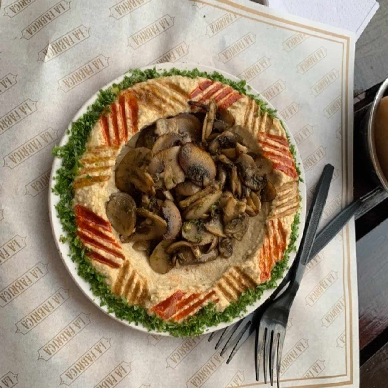 HUMMUSMANIA - Hummus Hongos
