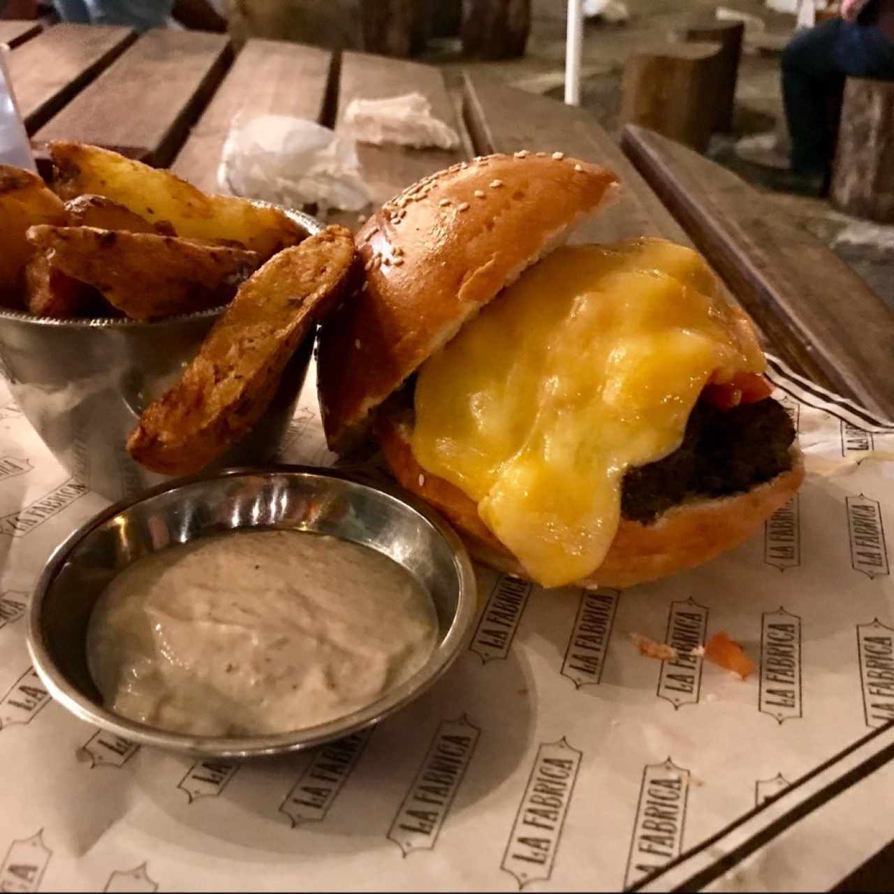 Hamburgesa La fabrica con queso