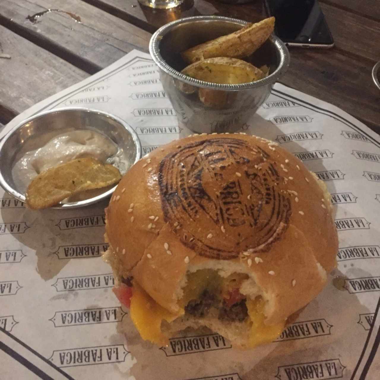 Hamburguesas - La Fábrica