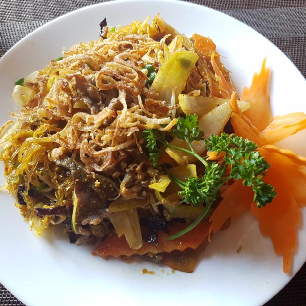 fideos con carne y vegetales