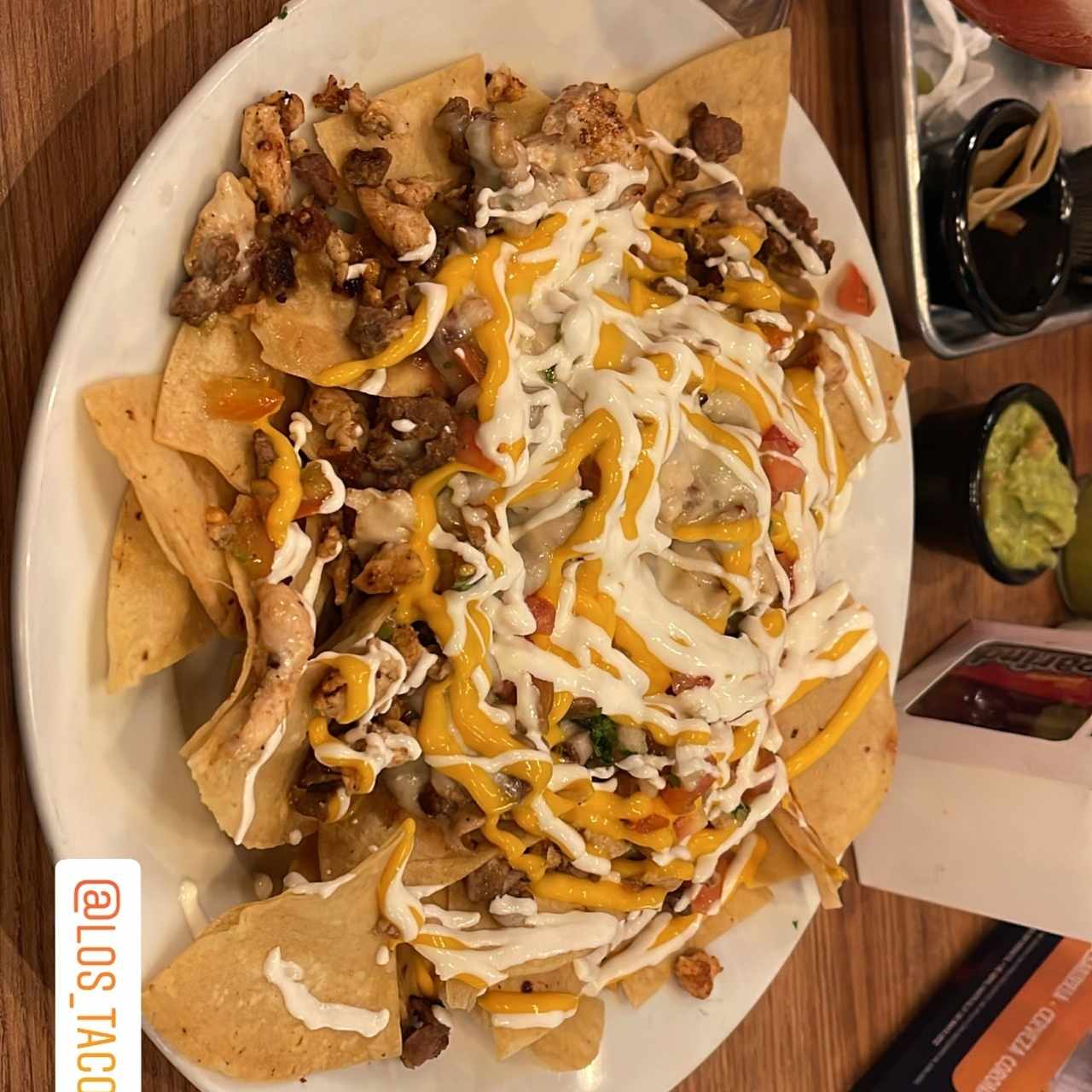 Nachos con dos carnes