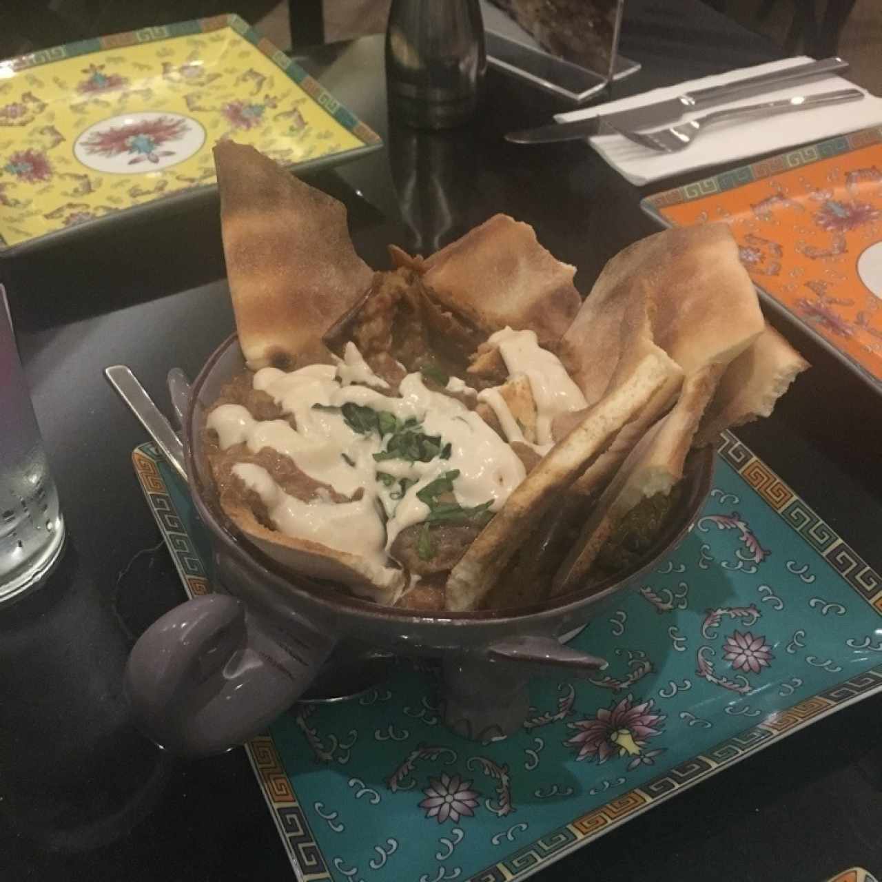 dip de berenjena asada, tomate y especies.