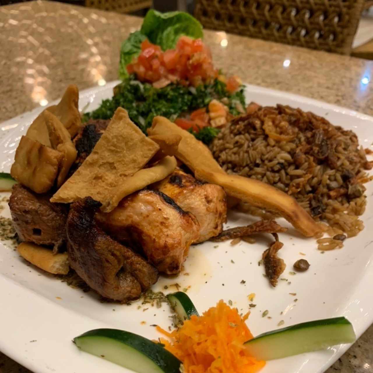 Plato degustación. Arroz con lentejas y tabule 