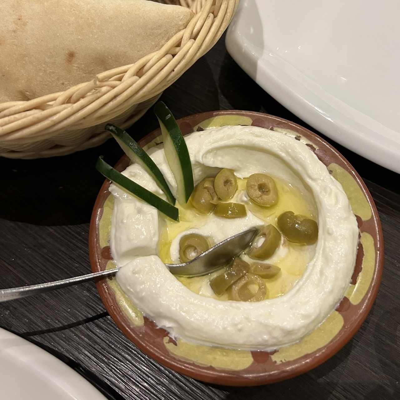 Entradas Libanesas - Labneh con ajó