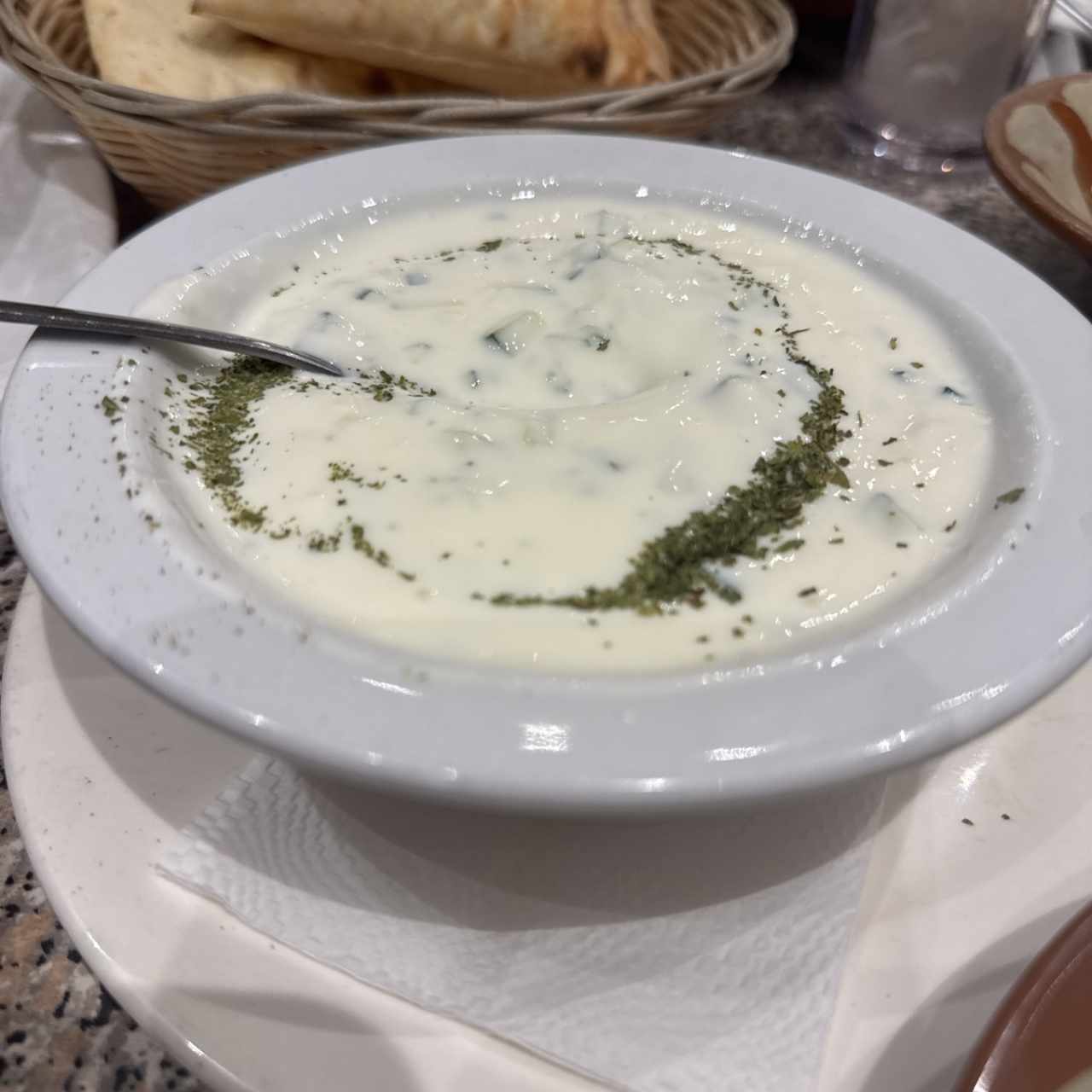 Entradas Libanesas - Yogur con Pepinos