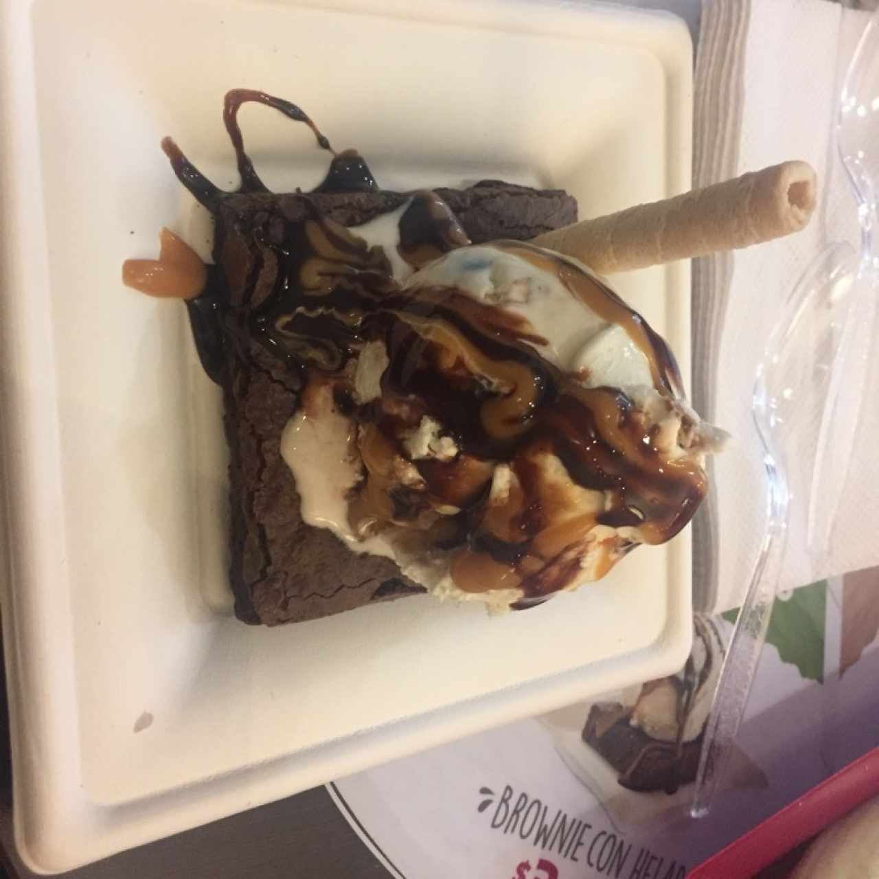 brownie con helado 