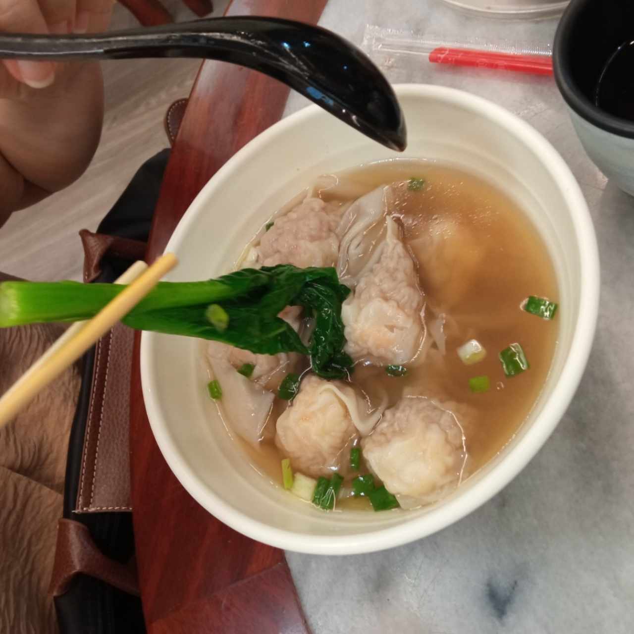 Sopa De Wanton De Puerco Con Camarón Solo
