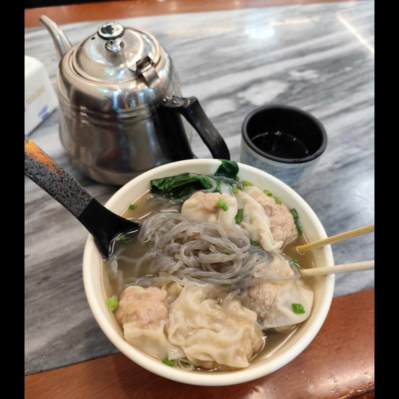 Sopa De Wanton De Puerco Con Fideos