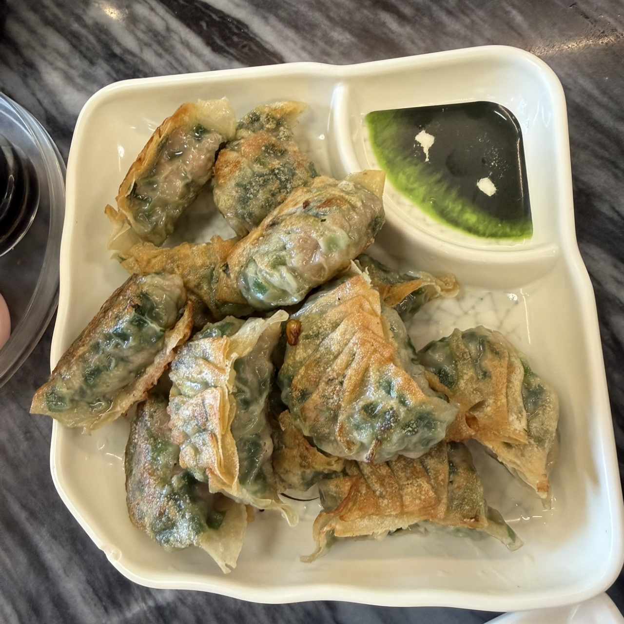 Dumpling de puerco con cebollina