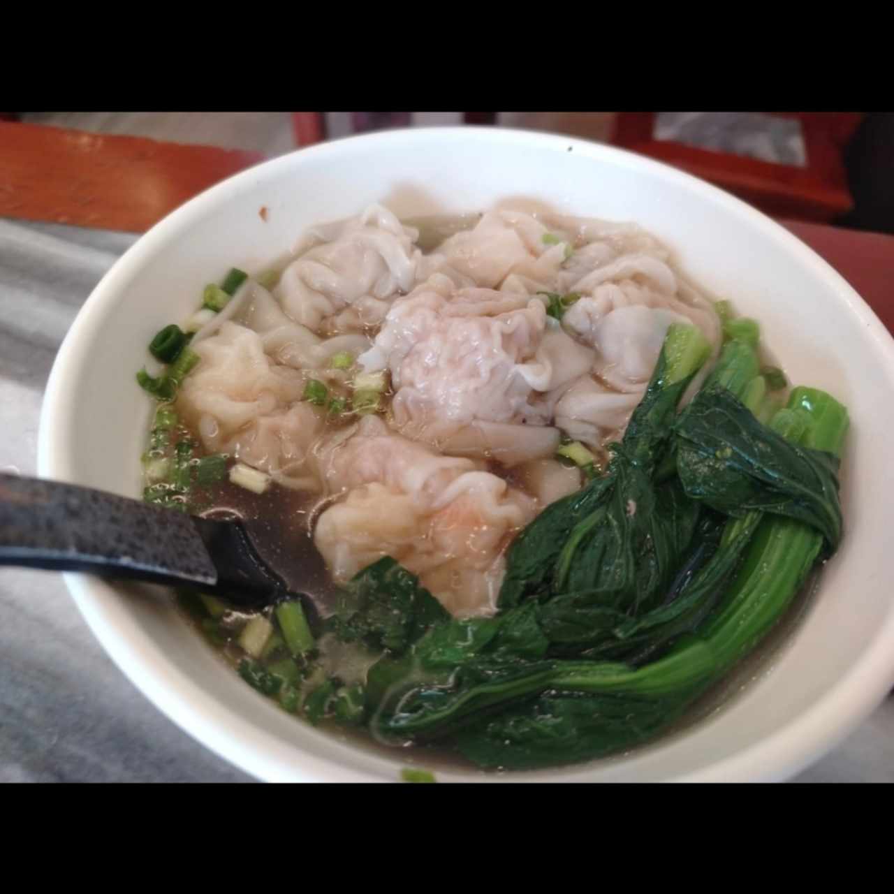 Sopa De Wanton De Puerco Con Camarón Solo