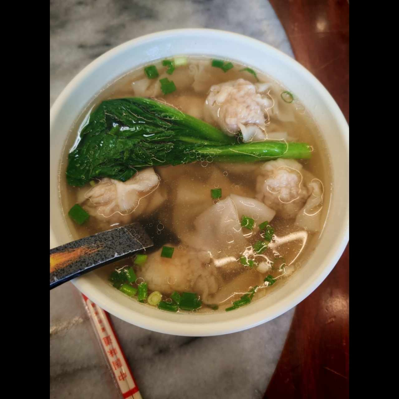 Sopa De Wanton De Puerco Con Camarón Solo