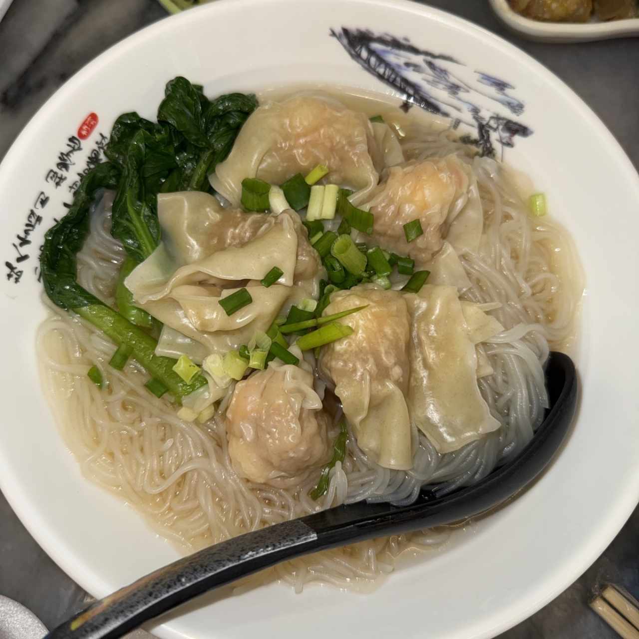 Sopa de wanton