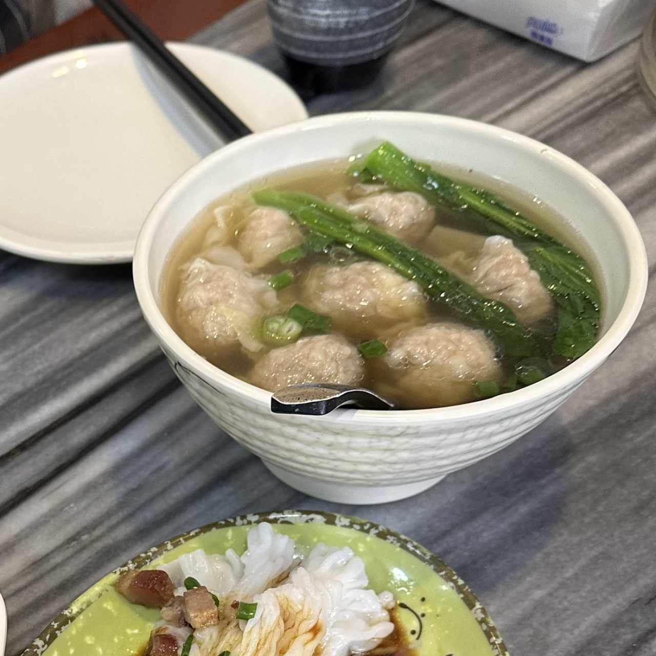 Sopa De Wanton De Puerco Con Camarón Solo