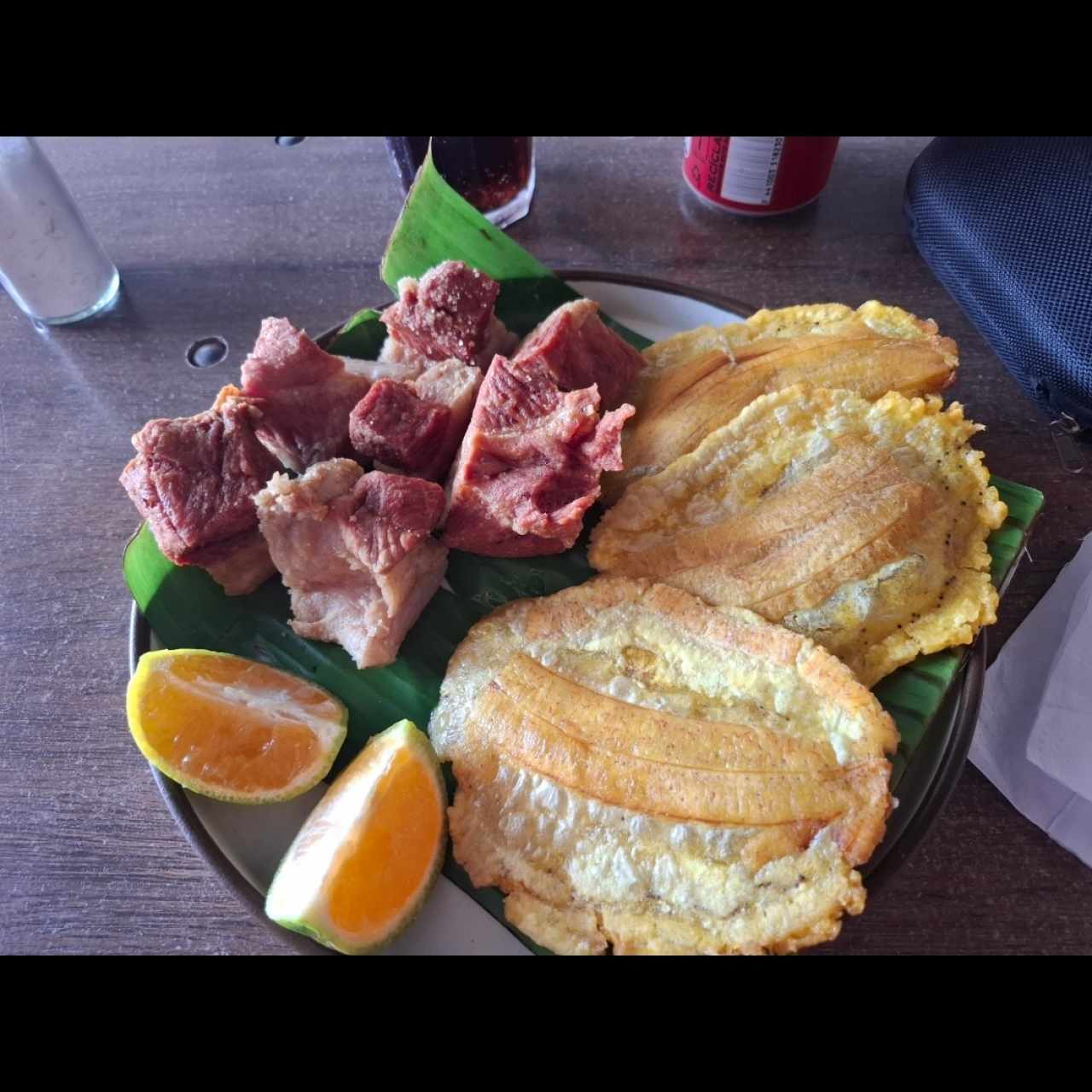 Orden de Chicharrón con Patacones