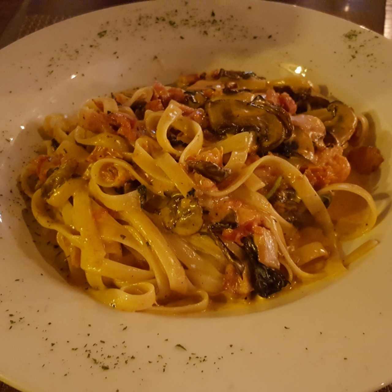 Pasta en salsa Rosada