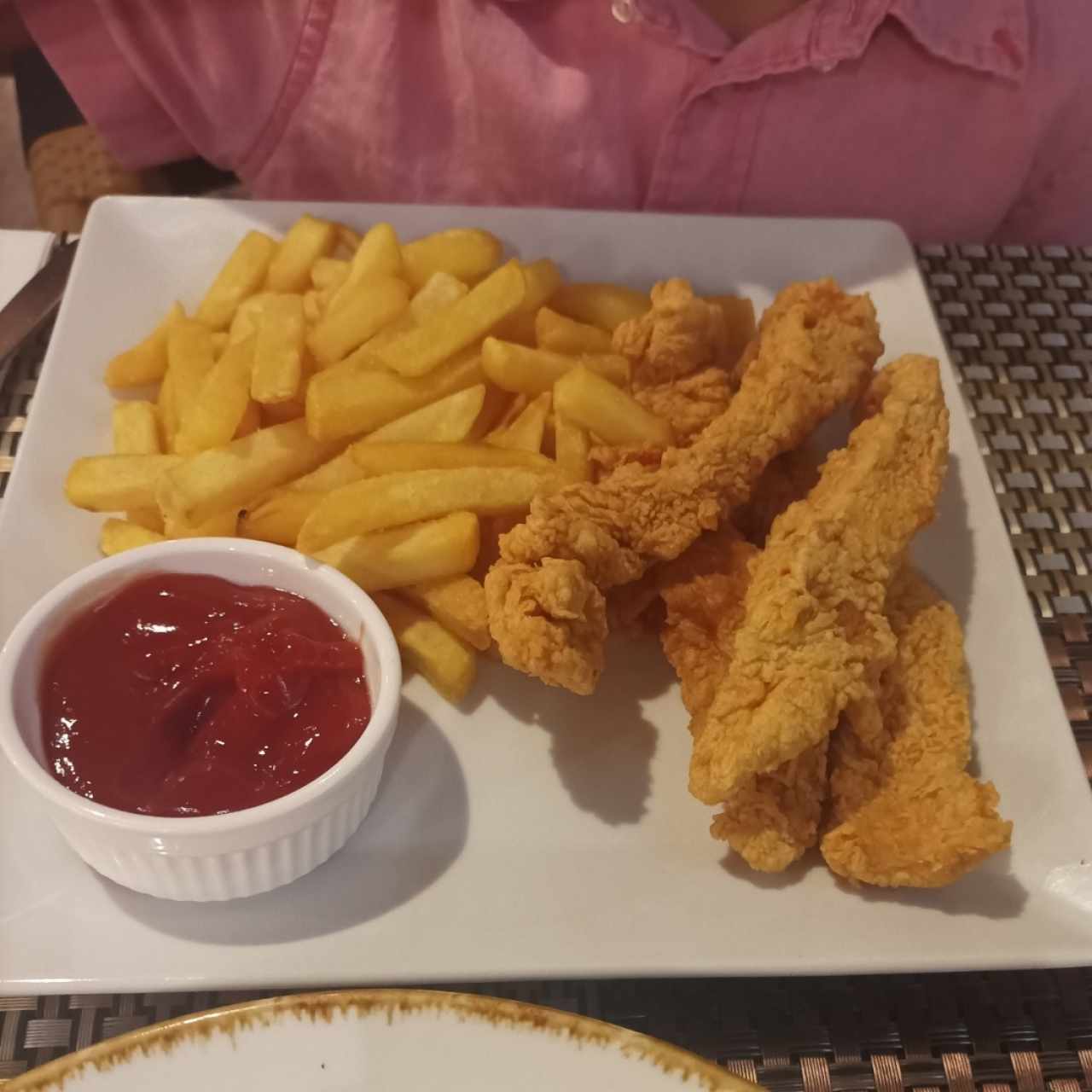 Menú Niños - Deditos de Pollo
