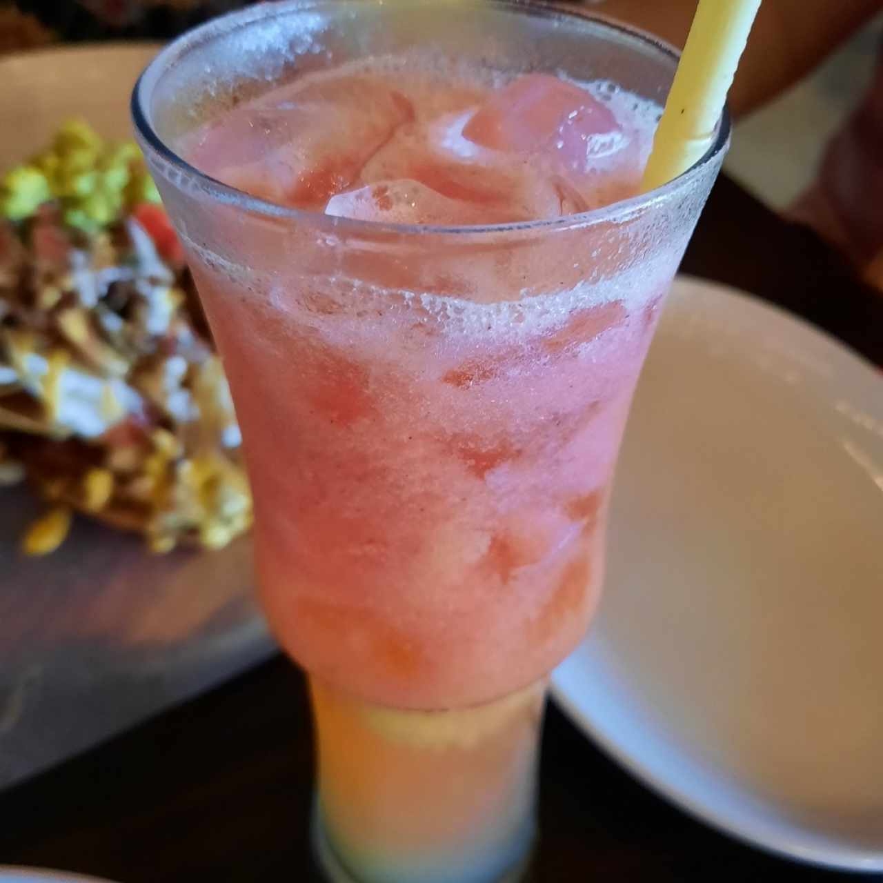 smoothie fresa, limón y maracuyá