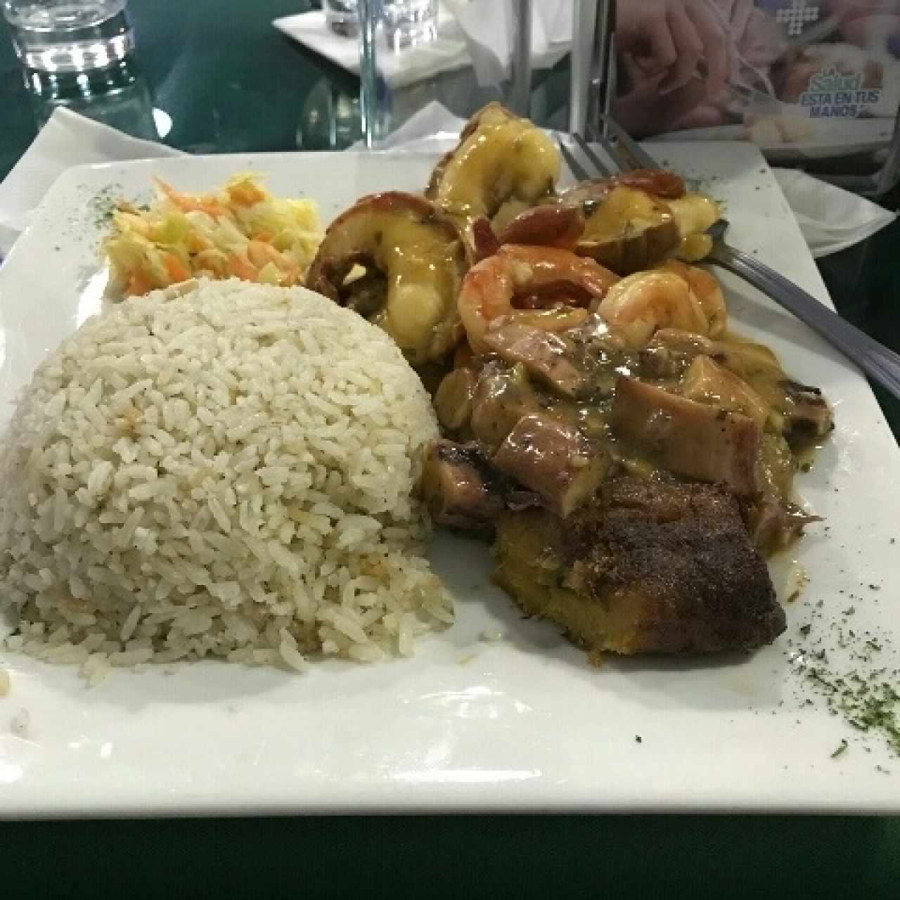 mixto de langosta y camarones