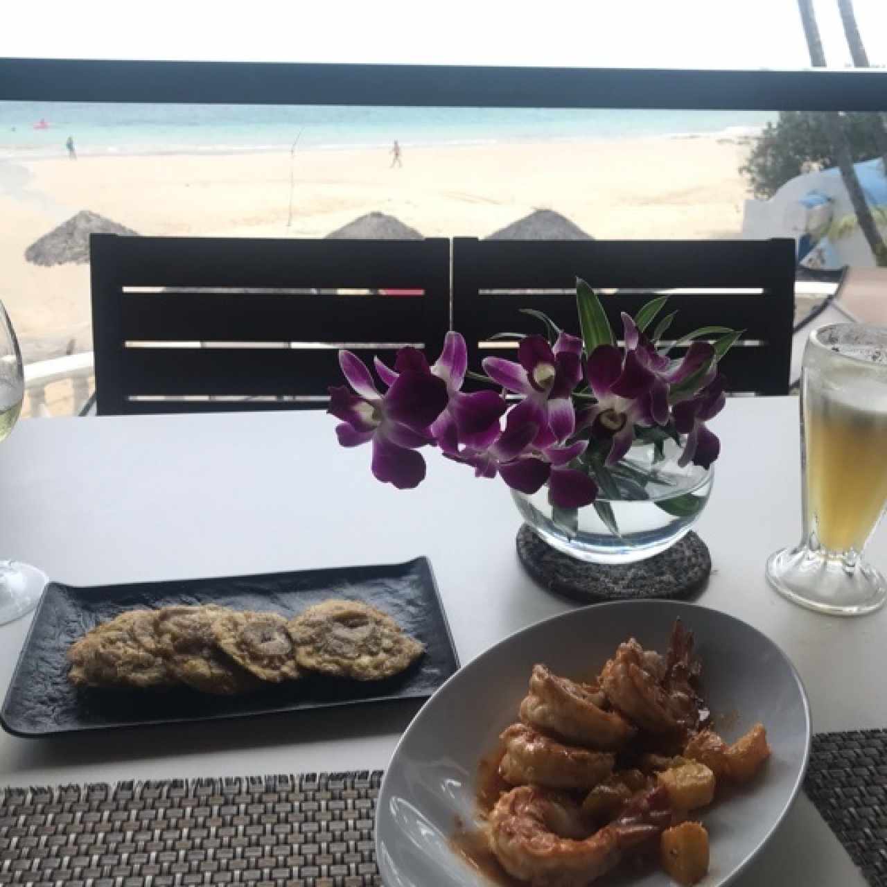langostinos al curry y piña