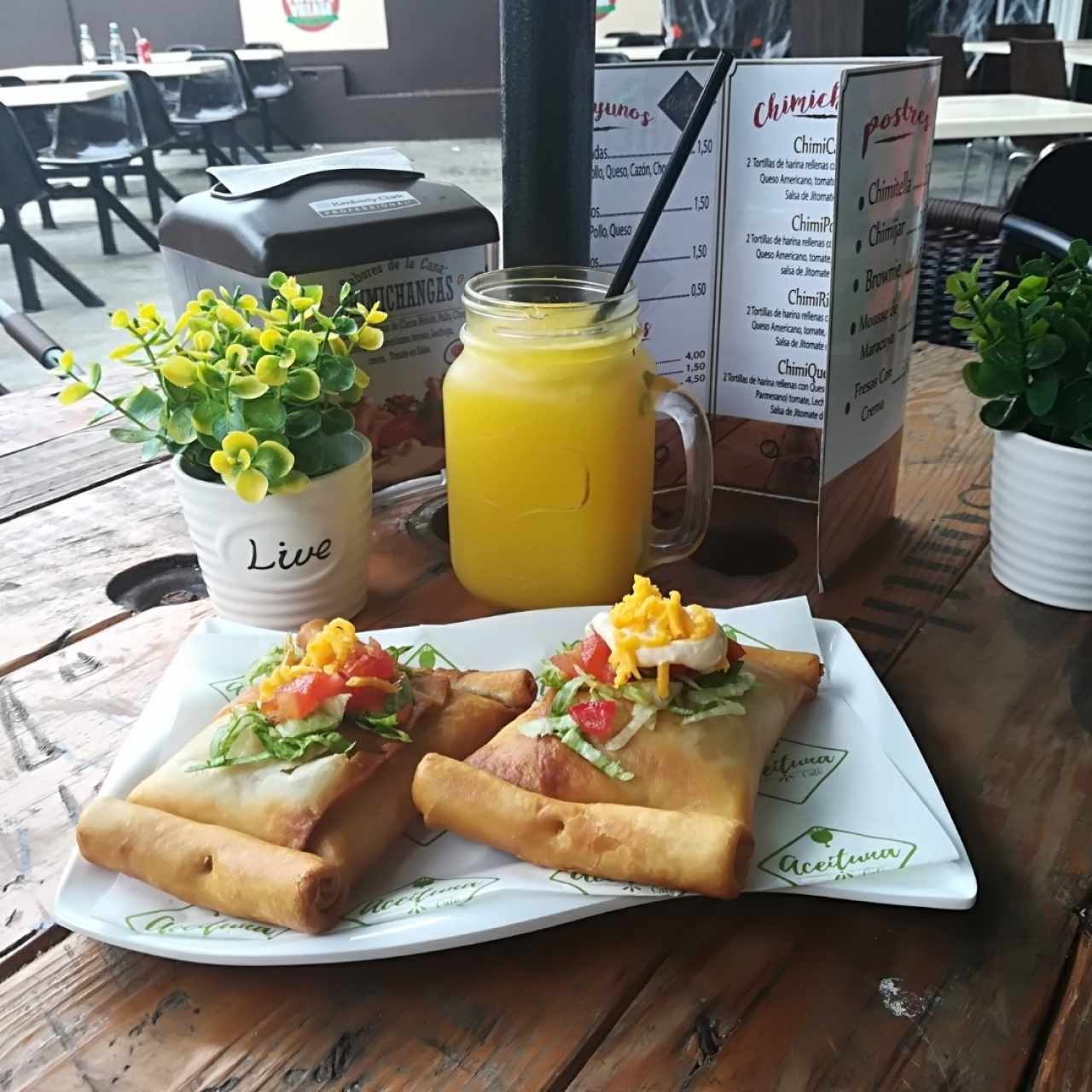 Chimichanga con jugo de Naranja 