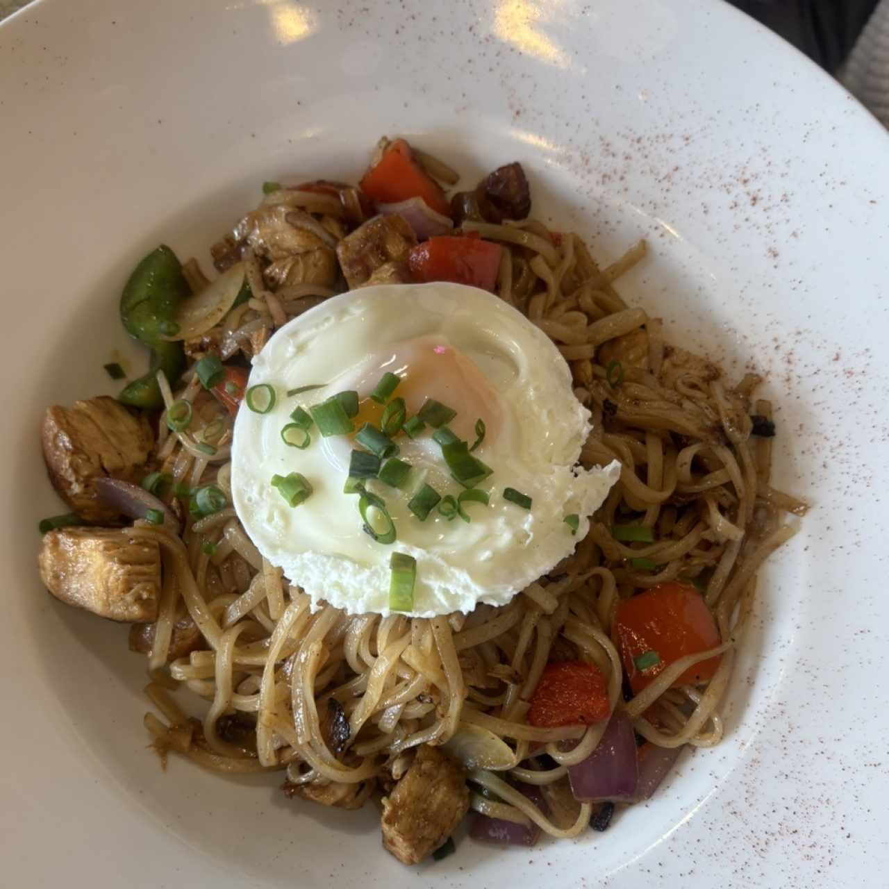 Pad Kee Mao de Pollo
