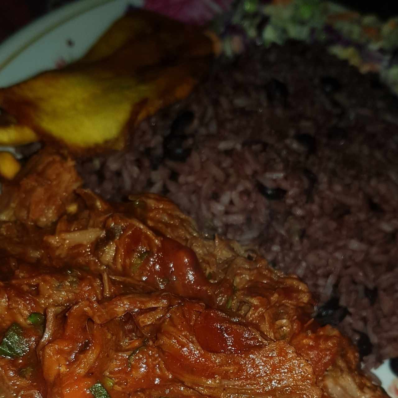 ropa vieja con arroz con guandú