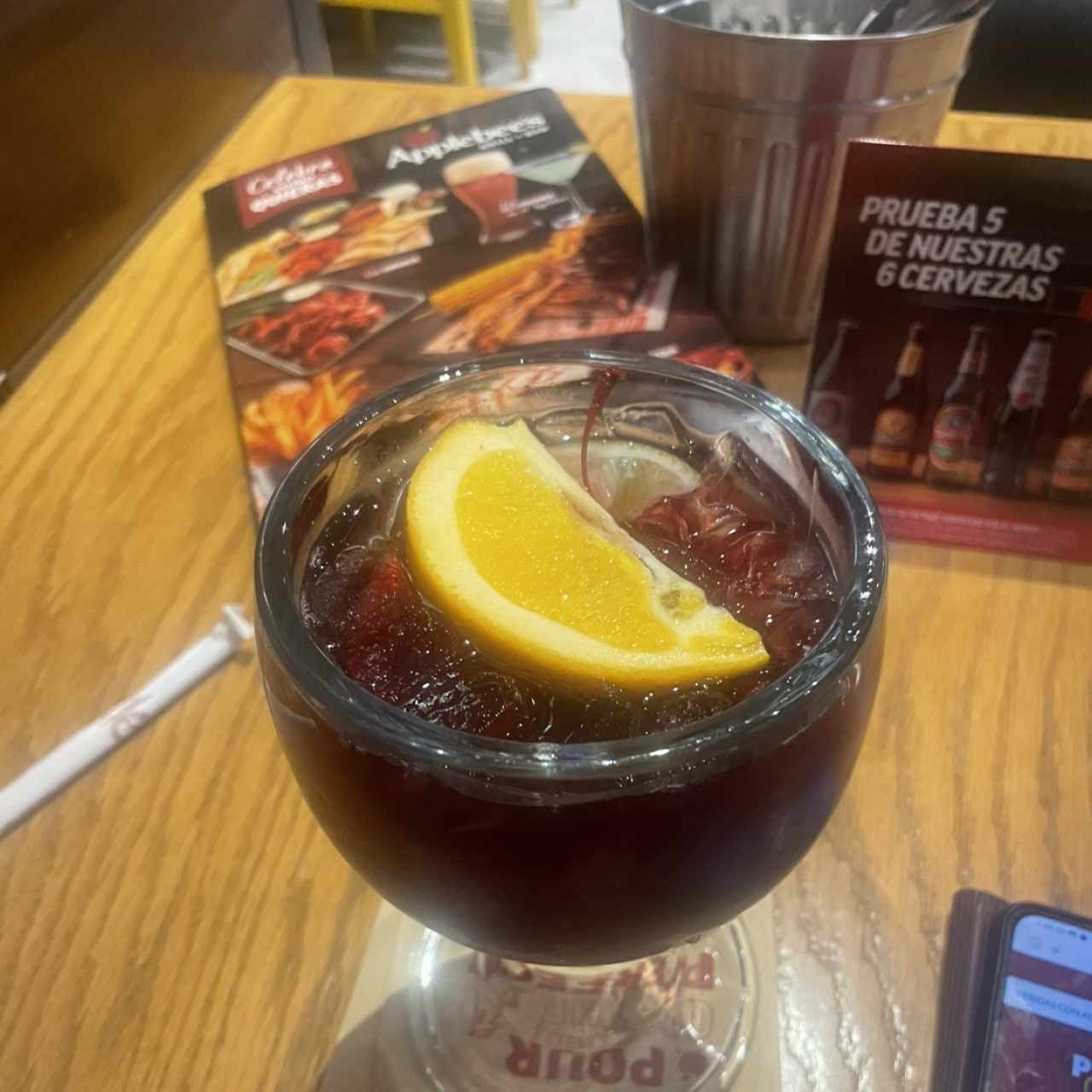 Alitas - Boneless y Wings y sangria