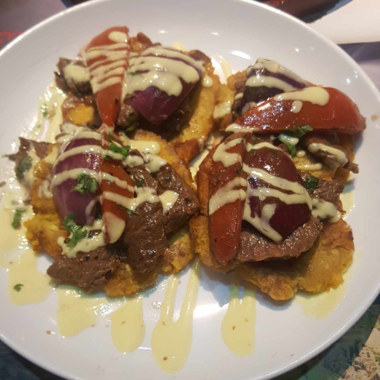 patacones con lomo 