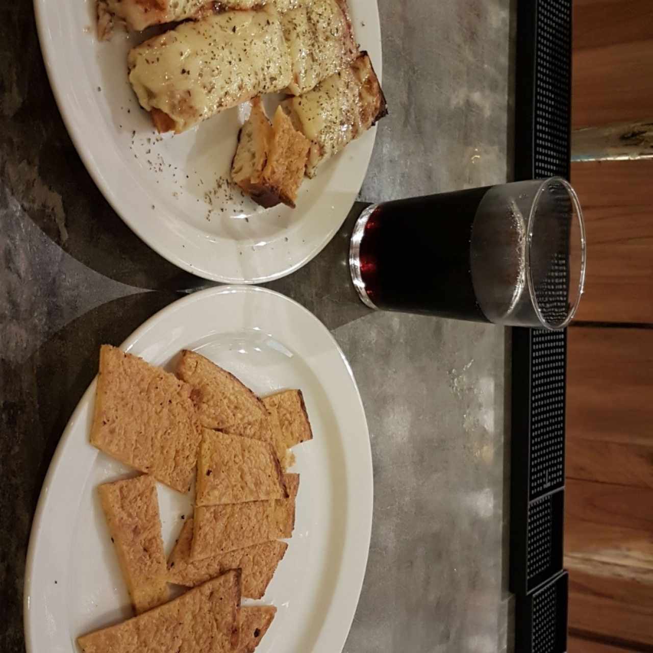 Pizza con Muzzarella y Fainá 