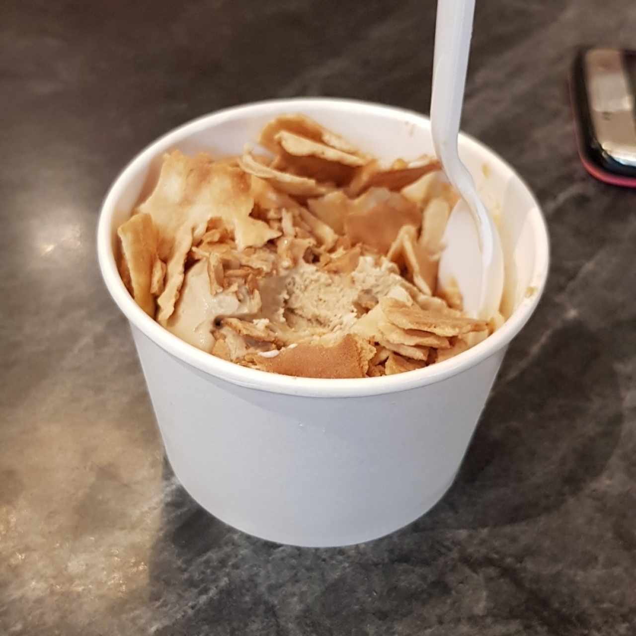 Dulce de Leche con toppin de barquillo