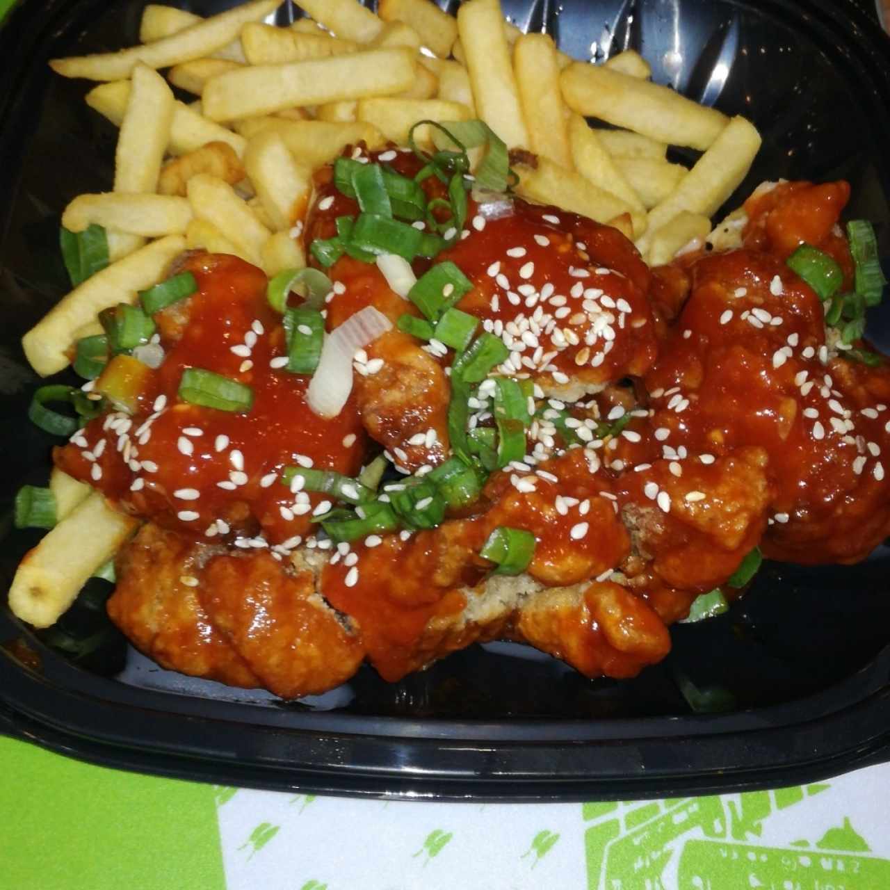 Pollo Estilo Coreano en Salsa de la Casa (picantita)