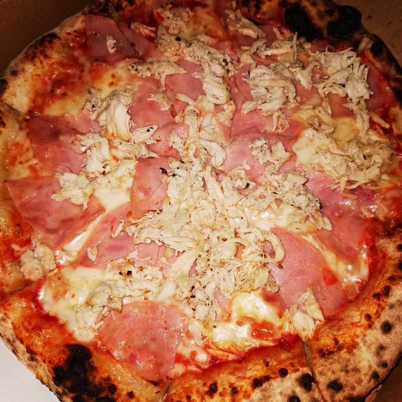 pizza de pollo con jamón