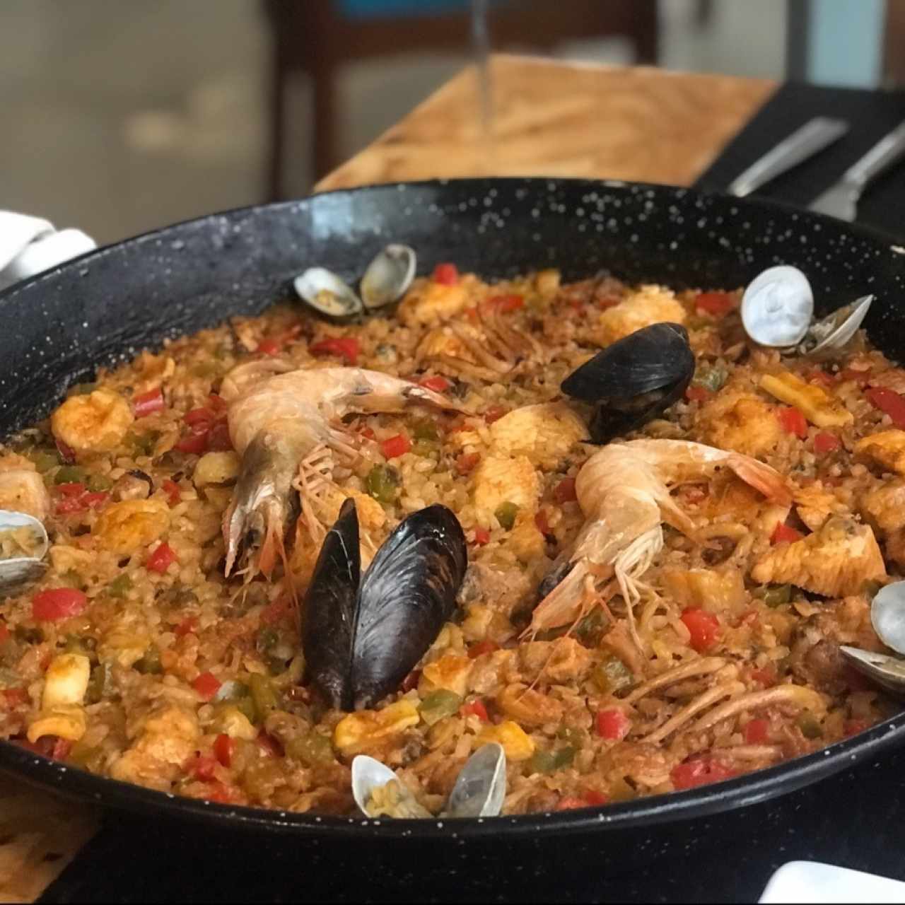 Paella Mar y Tierra