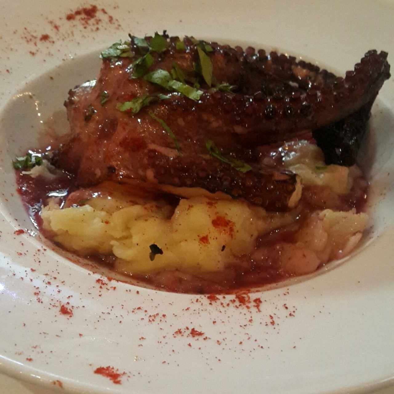Pulpo con reducción vino