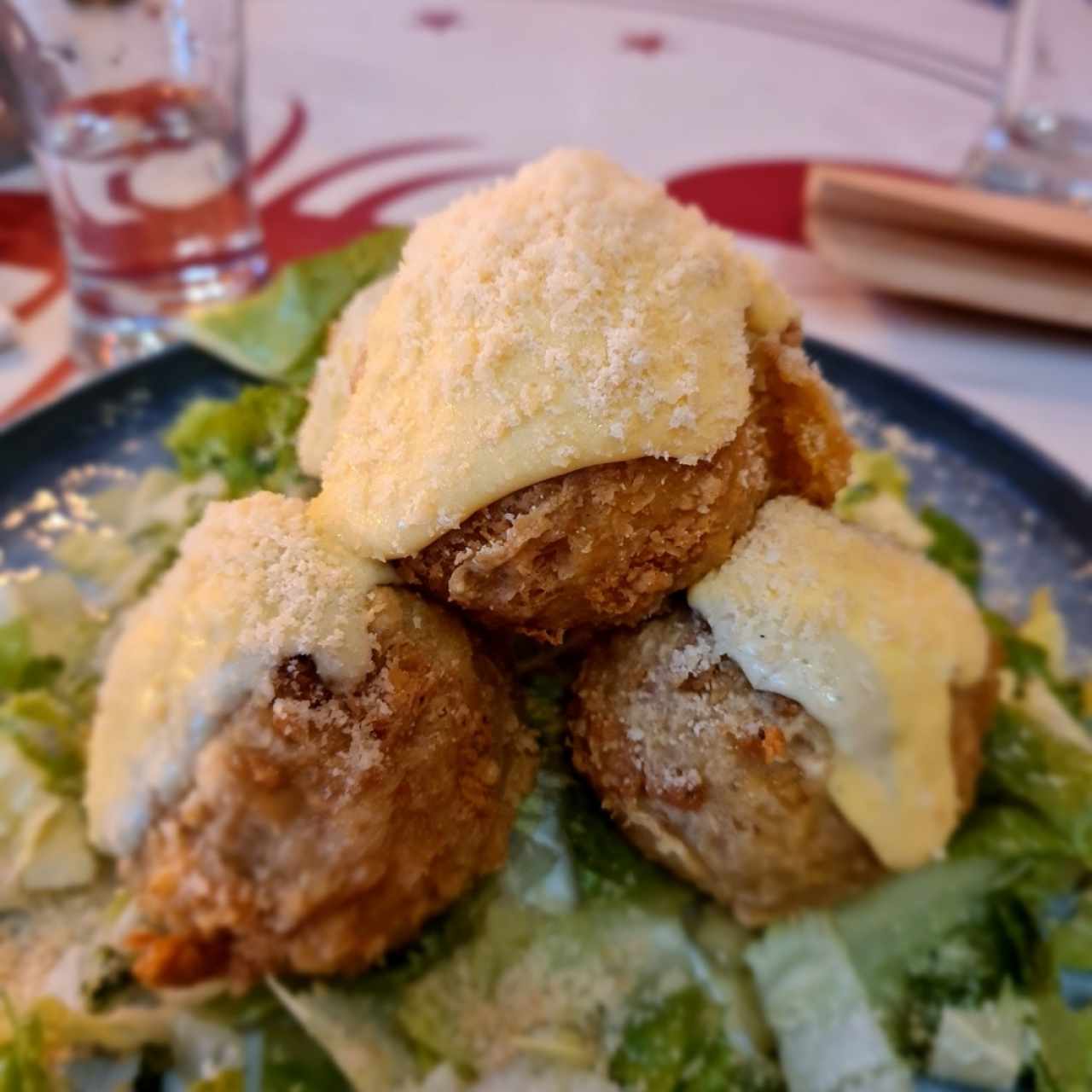 croquetas de yuca con salmón 