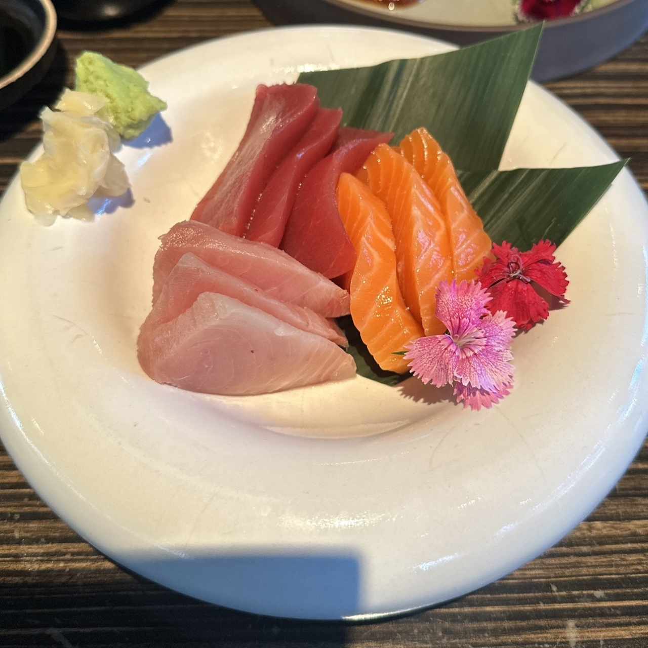 ENTRIES - SASHIMI MIXTO