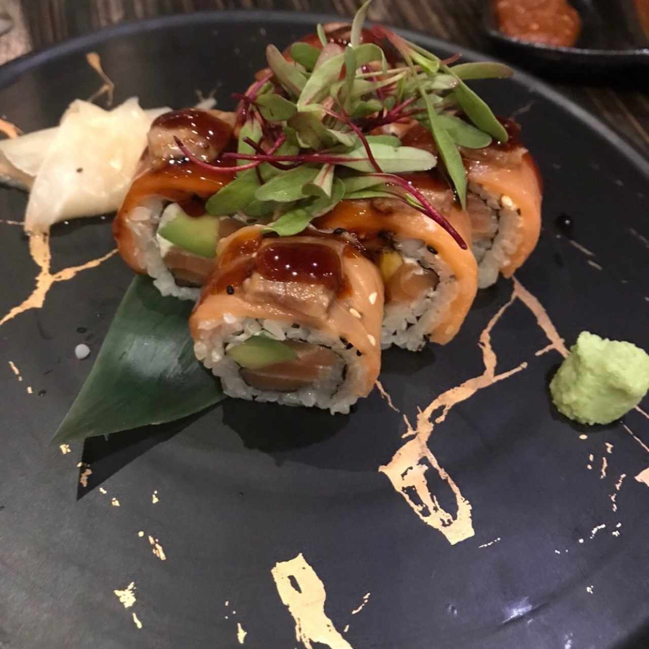 SALMON ROLL