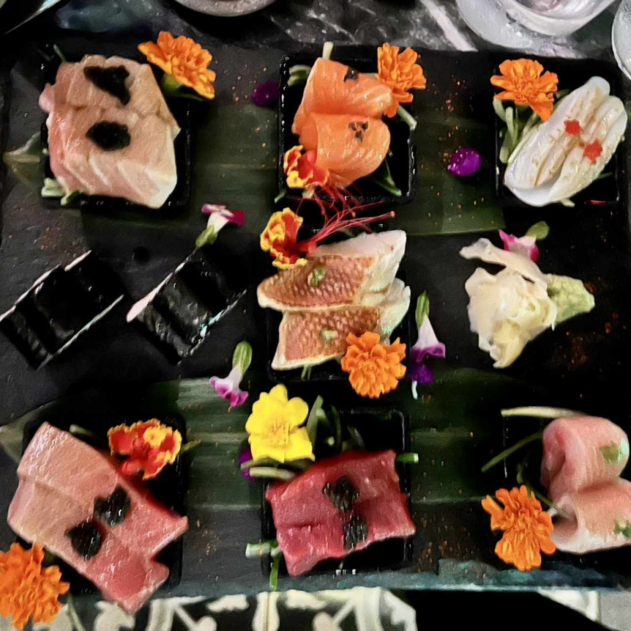 ENTRIES - SASHIMI MIXTO