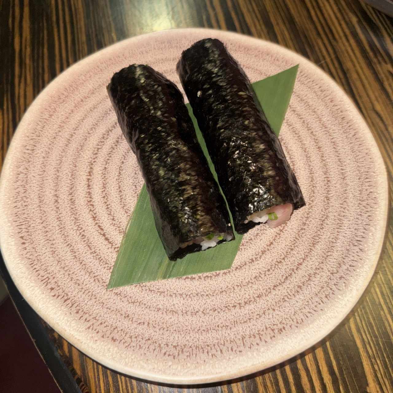 Handroll hamachi