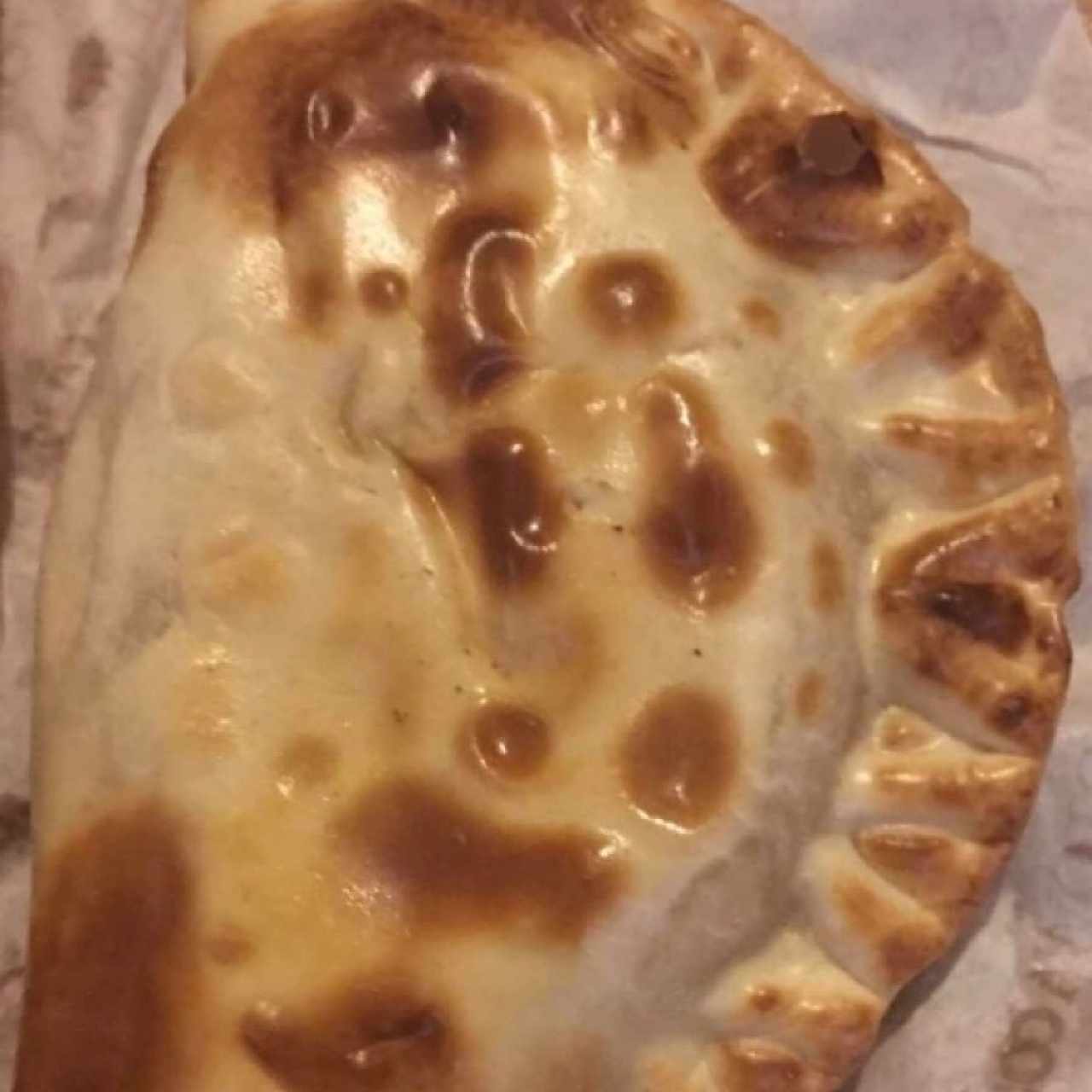 Empanada de Queso Crema con Jamón