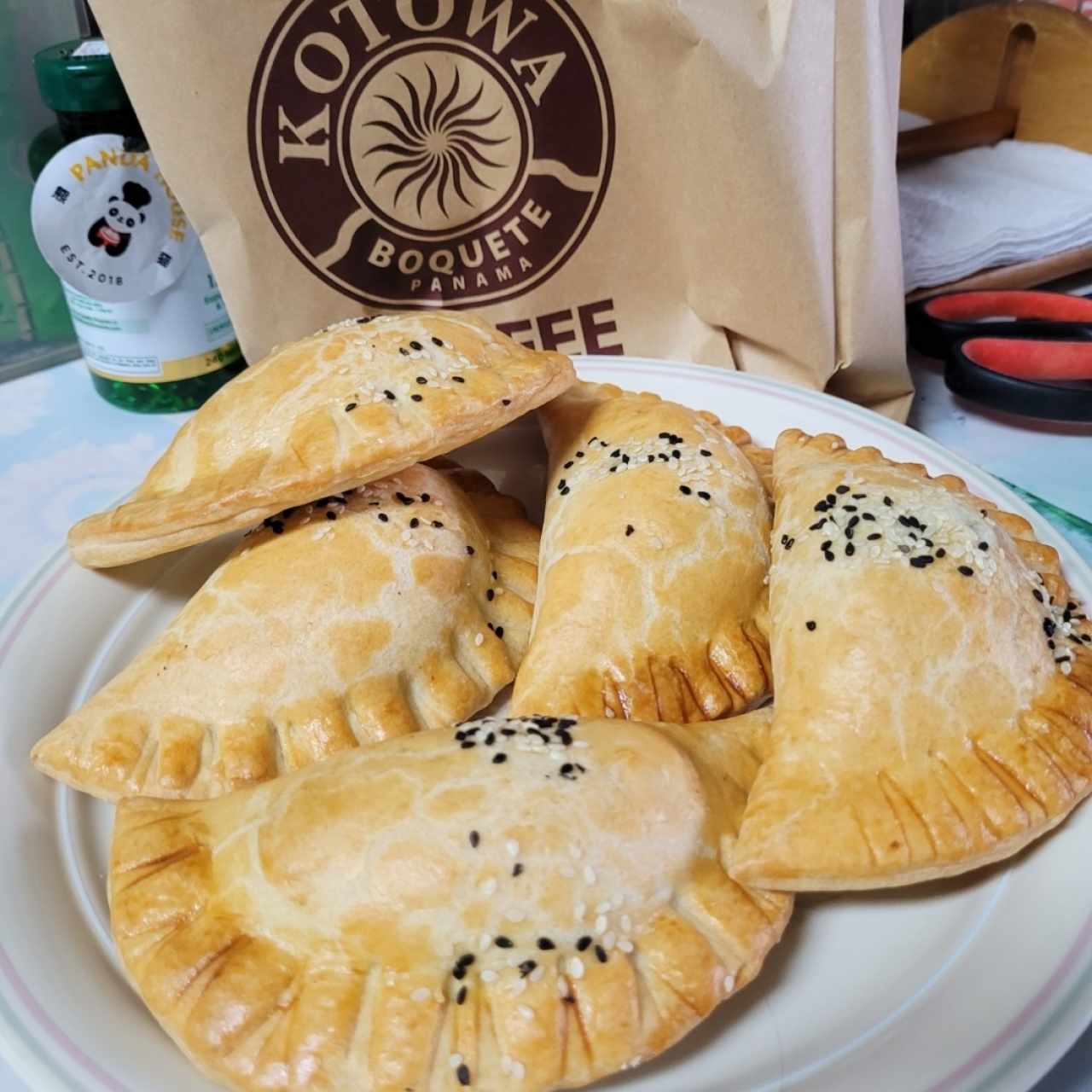 empanadas de carne con pasitas