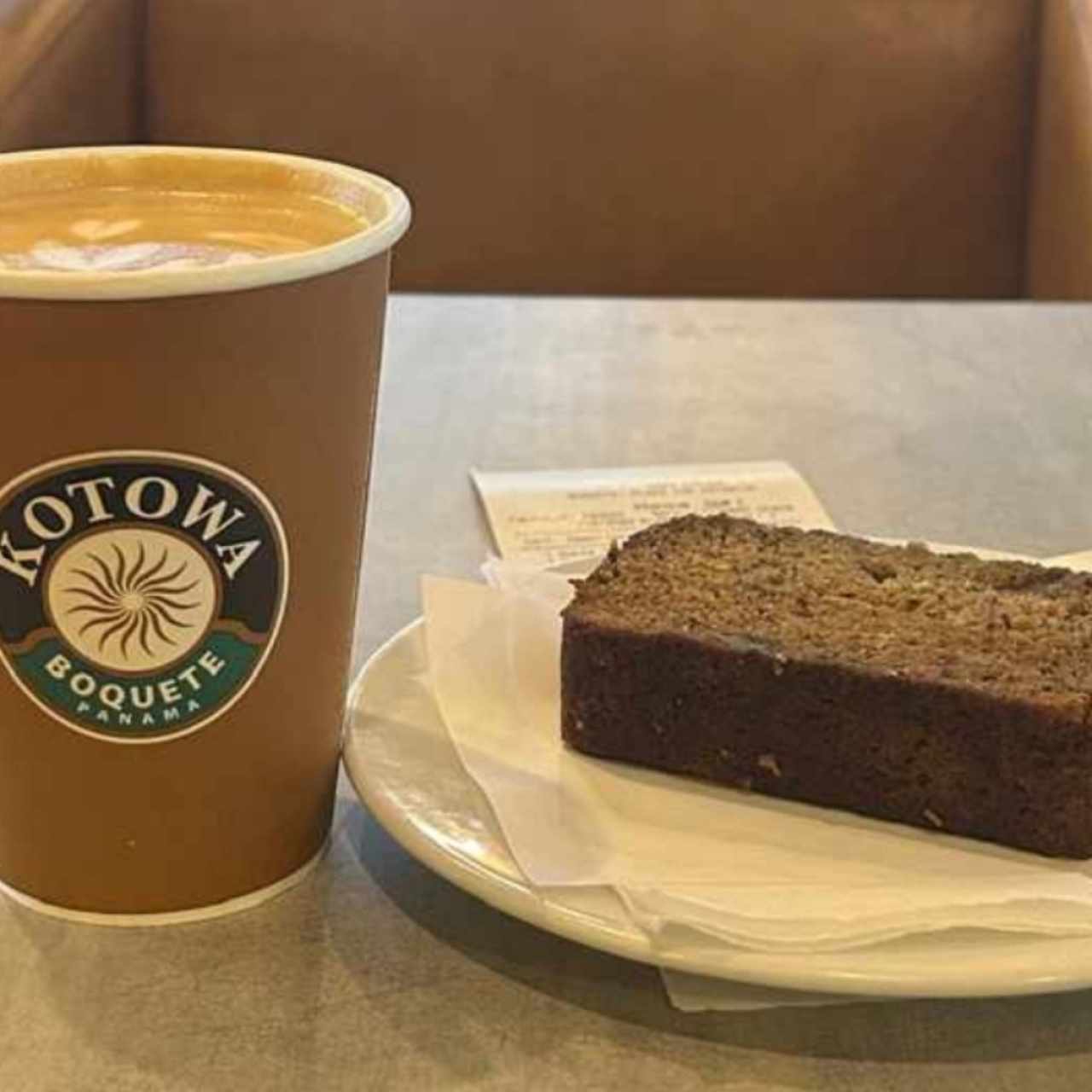 café americano y dulce zanahoria 