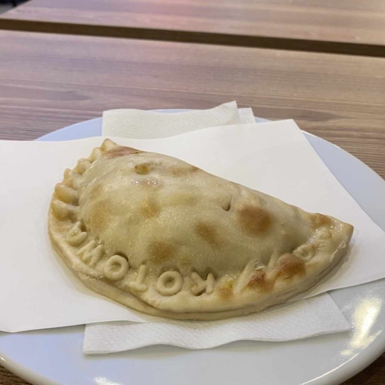 PASTELERÍA SALADA - Empanada 4 quesos