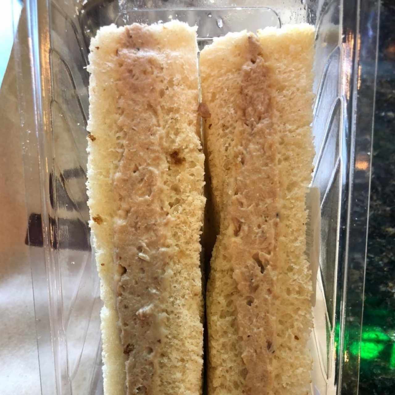 emparedado de atún